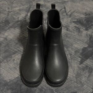 NWOT ankle rain boots